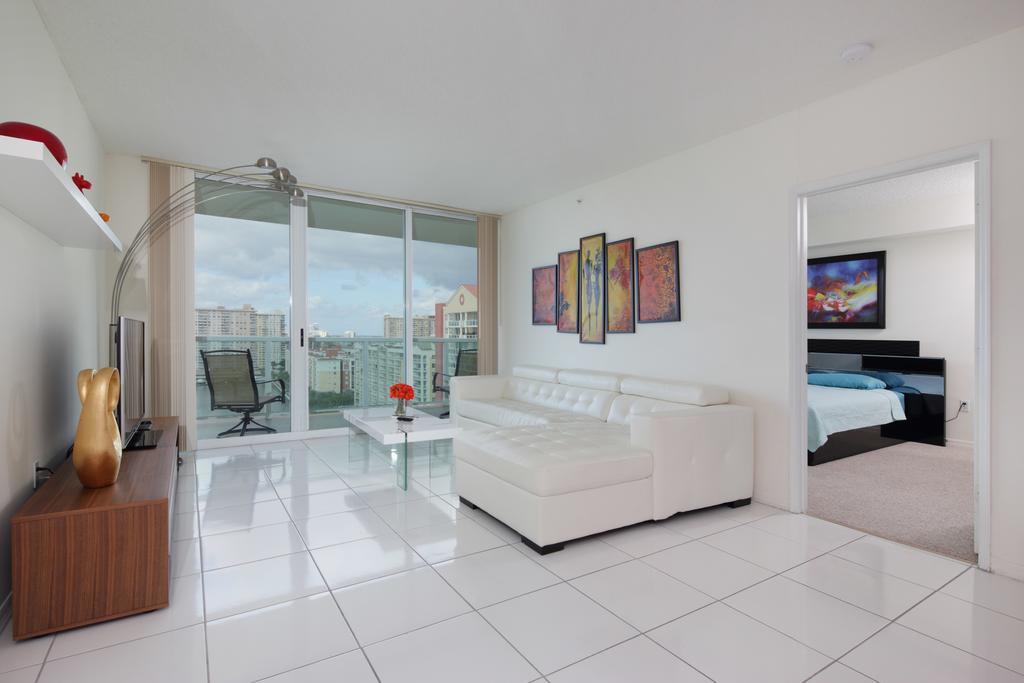 Miami Waterfront Apartments 阳光岛滩 外观 照片