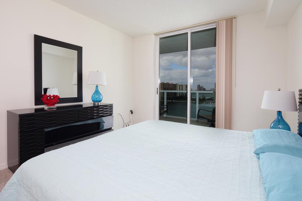 Miami Waterfront Apartments 阳光岛滩 外观 照片