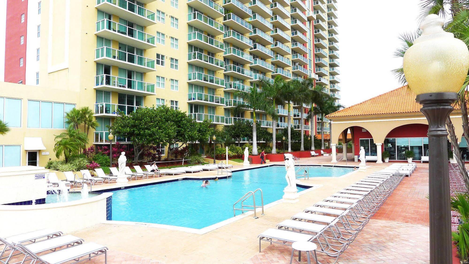 Miami Waterfront Apartments 阳光岛滩 外观 照片